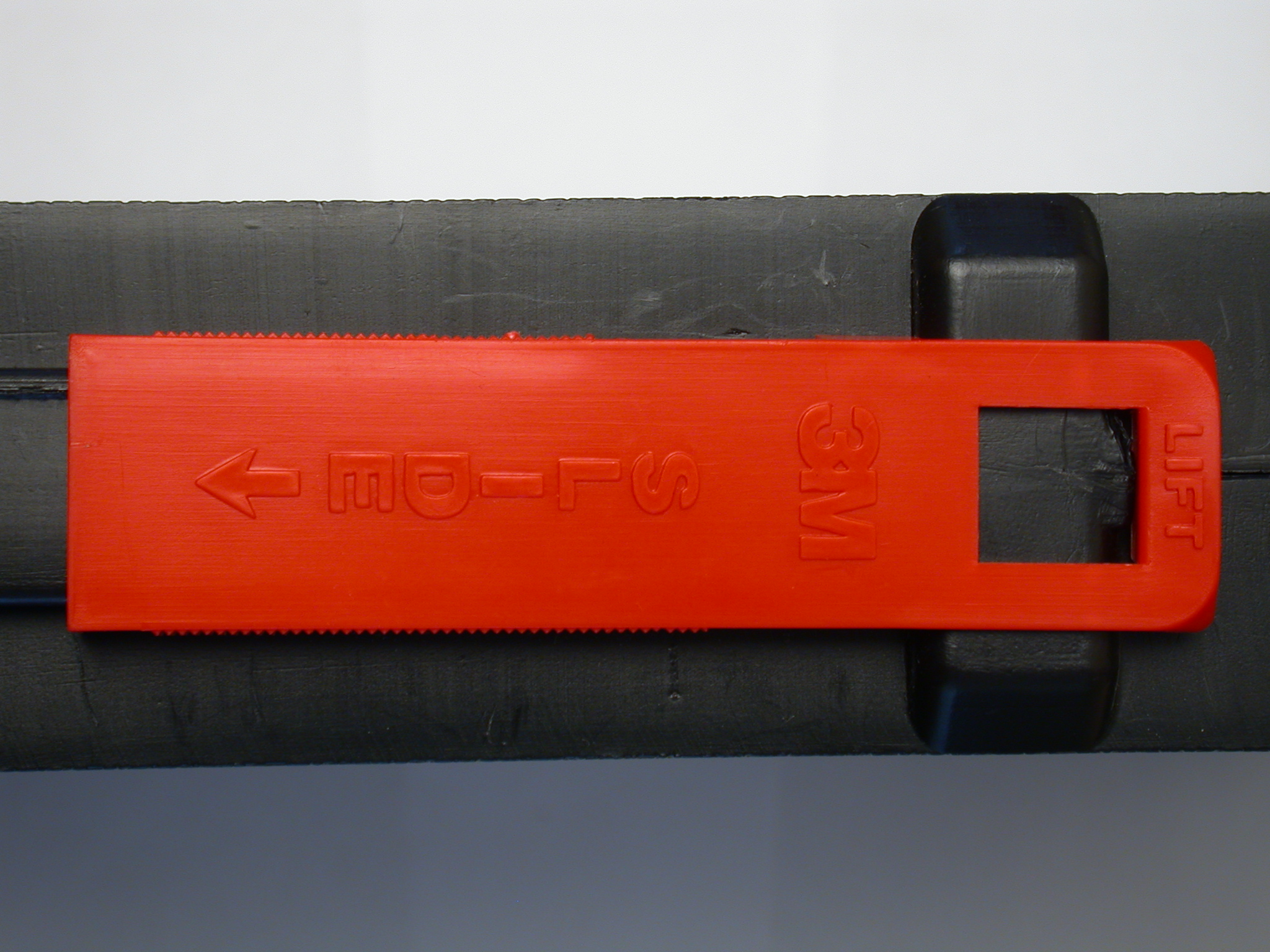 3m lift slide red tape handle plastic