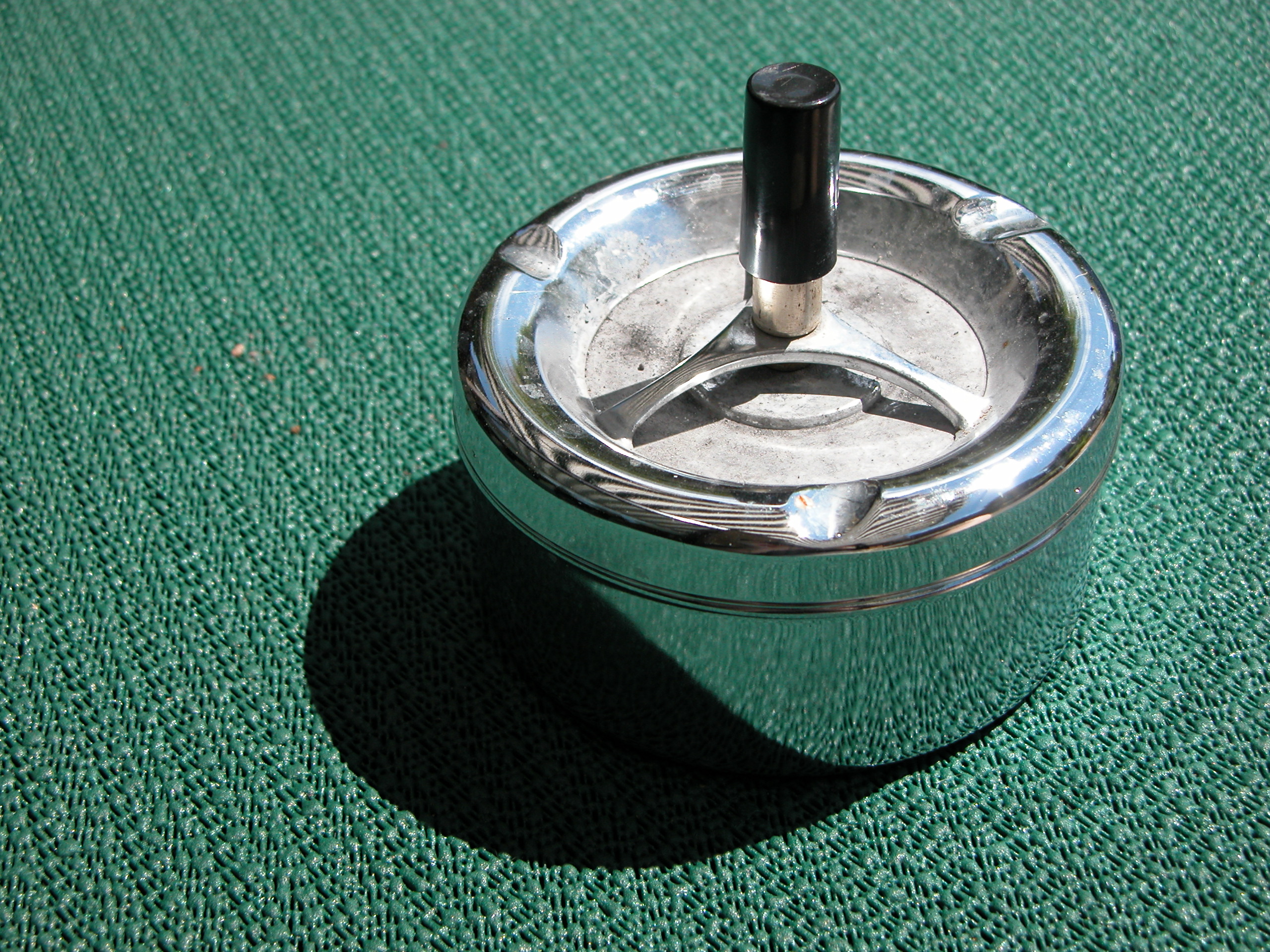 objects household ashtray smoking tray disc tube chrome