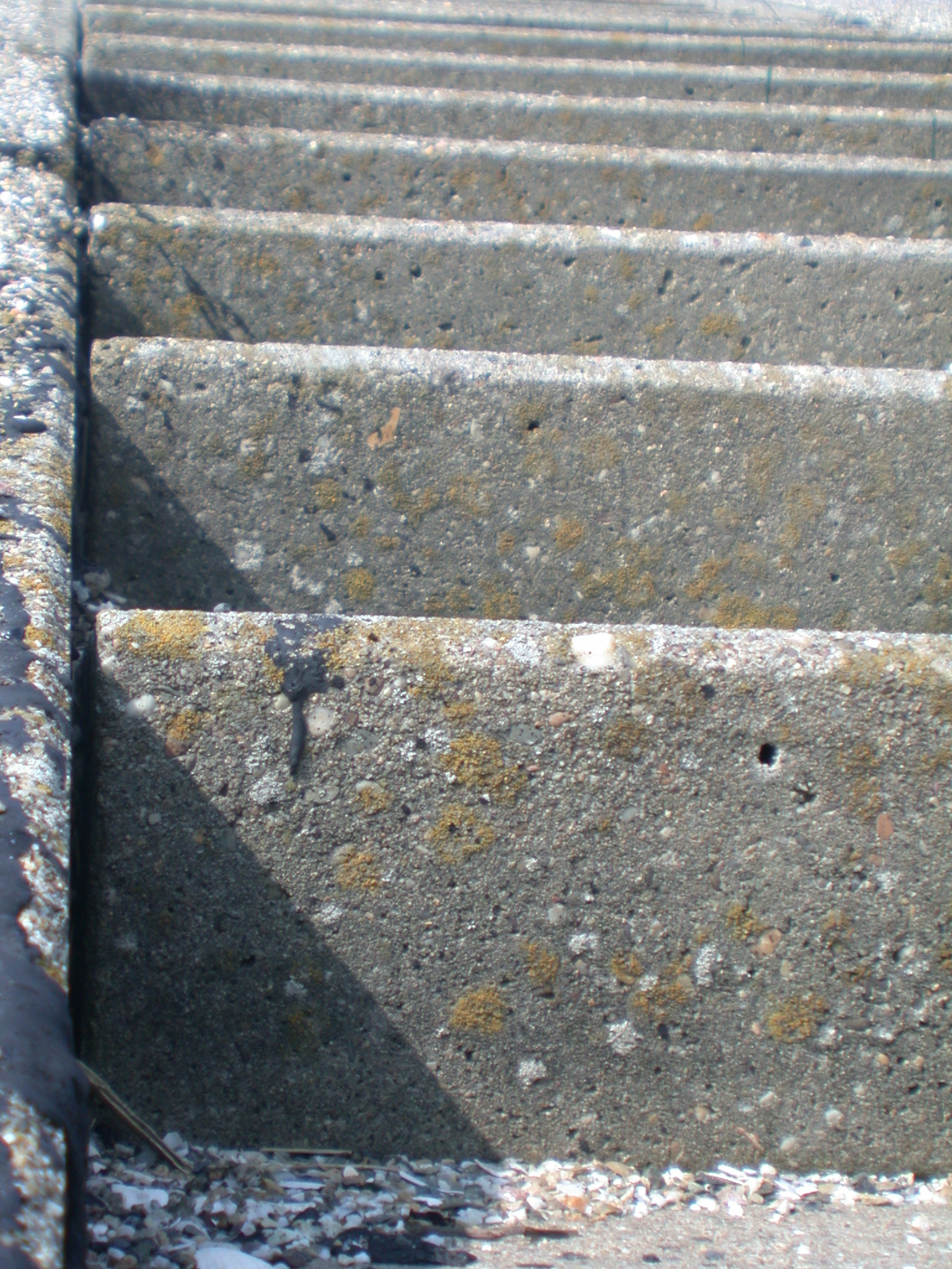 stair stairs concrete hard bulky gravelly