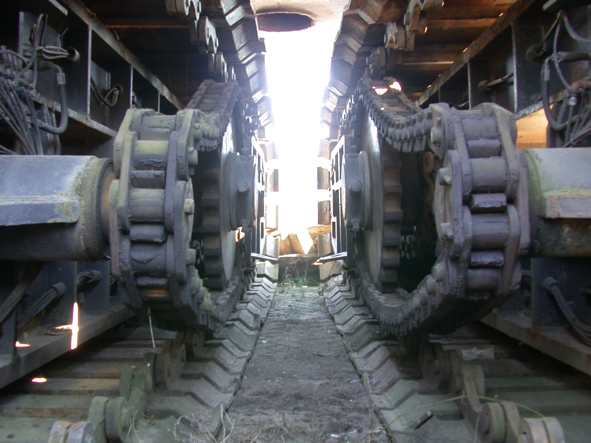 chain caterpillar transport mechanics caterpillartrack track tracks caterpillartracks heavy machinery crane gears cogwheels