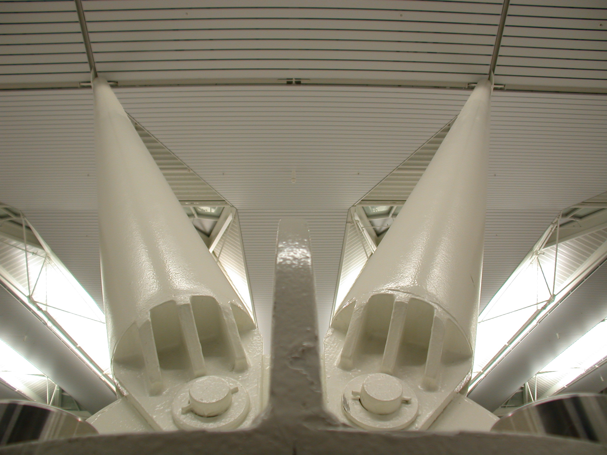 architecture interiors schiphol pillar column metal roof white construction