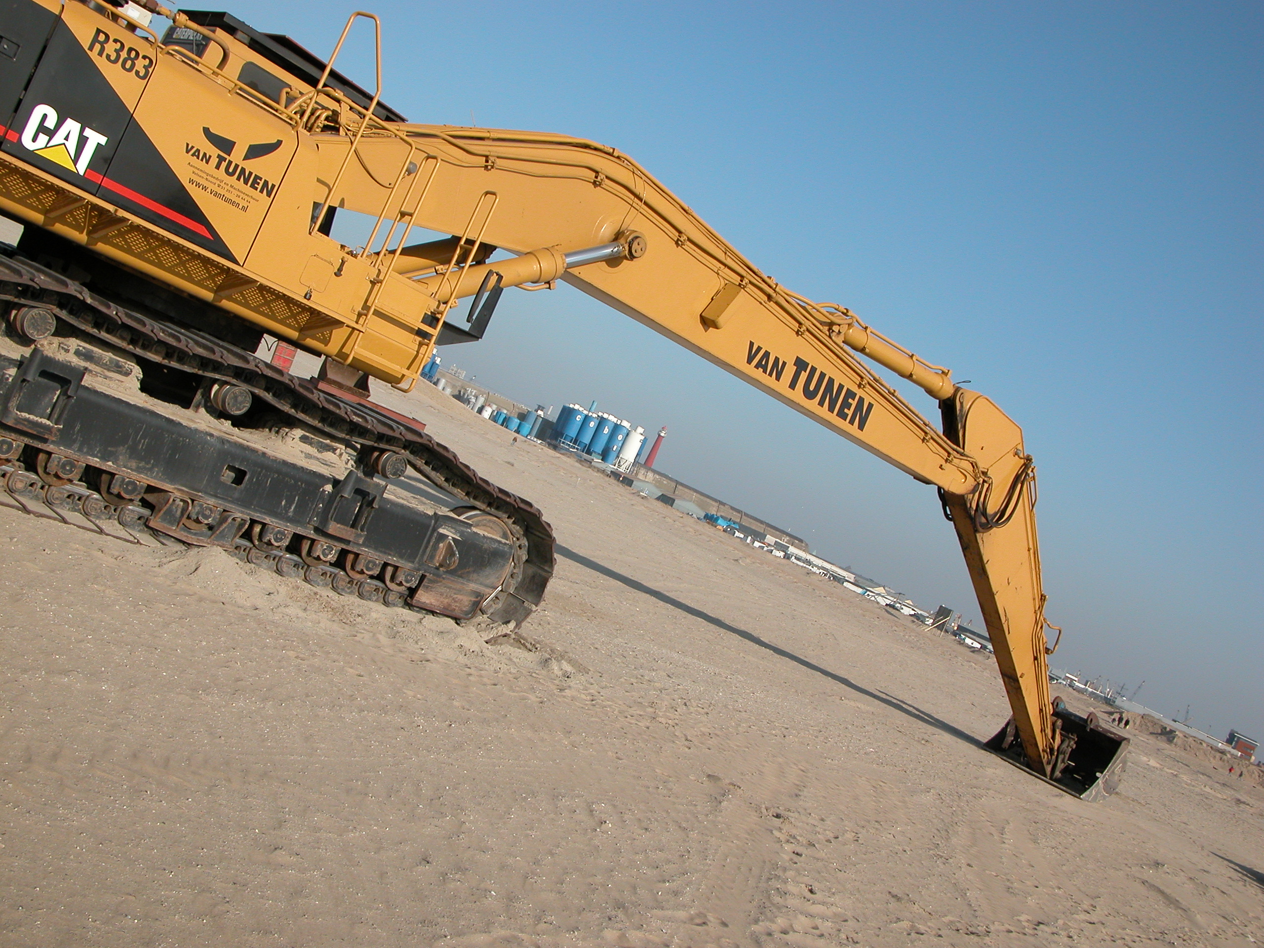 vehicles land cat caterpillar beach machinery heavymachinery heavy duty heavyduty industry