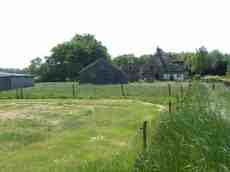 maartent field grass green fence farm house farmhouse grass mown