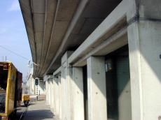 stones wall pillars trafficlight street