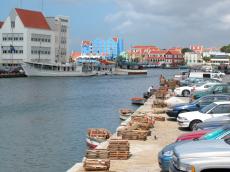 jacco curacao wharf crate crates boats