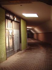 maartent architetecture interiors corridor tunnel door