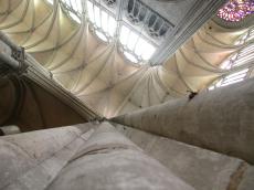 architecture interiors roof roofs church cathedral gothic ceiling windows pillar collumn