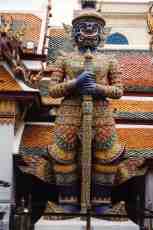 art sculpture thailand guard guarding temple sword giant giantic statue