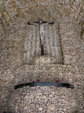 art sculptures mallorca jesus cross skull skulls temple shrine bone bones morir