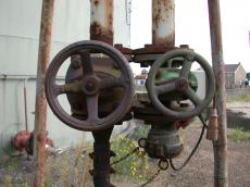 mechanics wheel wheels valve circle circles handles pipes pipe rusted