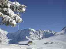 alpine snow skiing mountain mountains ski slope