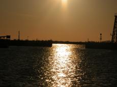 sunset silhouet nature landscapes waterscapes