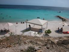 jacco curacao beach ocean people nature landscapes beachscapes crowd parasol bathing swimming scubadiving parasols water sea