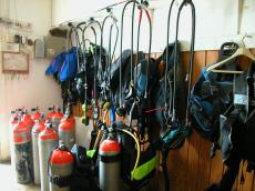 fireman firemen uniform gastank gastanks extinguish extinguisher extinguishing fire fireextinguisher fire-extinguisher