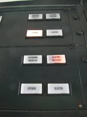 objects circuits button buttons bridge controlpanel controls typography sanserif openen sluiten