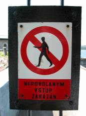 sign no entrance red