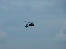 Apache ah-64 attack helichopter militairy chopper sky