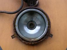 speaker loudspekaer woofer grey silvery metallic glossy round stereo