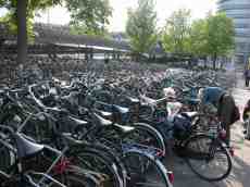 bikes bike bicycle bicycles parking hundreds metal