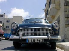 car front oldtimer grill bumper licenceplate headlight blue chrome