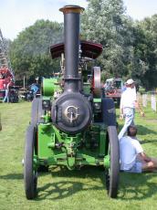vehicles land steam steamengine front green black c tractor mediavel mediaval oldtimer metal engine spring chimney hinge handle