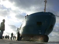 vehicles water stranded hunte ship coaster texel people crowd humanoids crew