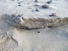 tabus sand gray pebbles