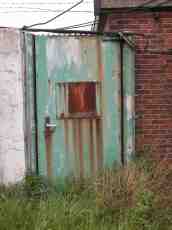 door metal green rust rusted handle
