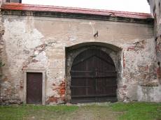 wall gate bolts locked stable tiles