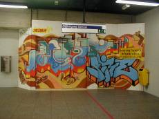 dario graffity grafitty damrak metro walls scripts art paintings