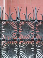 well fence gate fenced metal cast-iron cast iron castiron black spike spikes spiked ornamental
